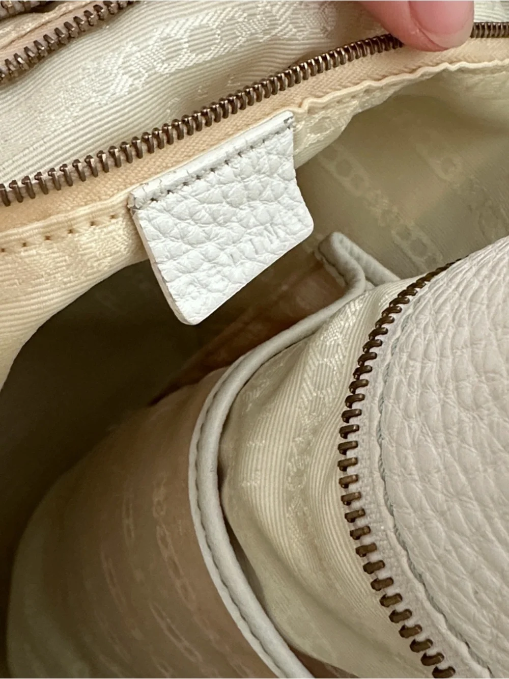 Women’s Soft Pebbled Leather Shoulder Bag in White